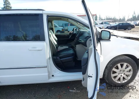 2016 Chrysler Town & Country Touring z USA, uszkodzony, nr VIN 2C4RC1BG7GR164716